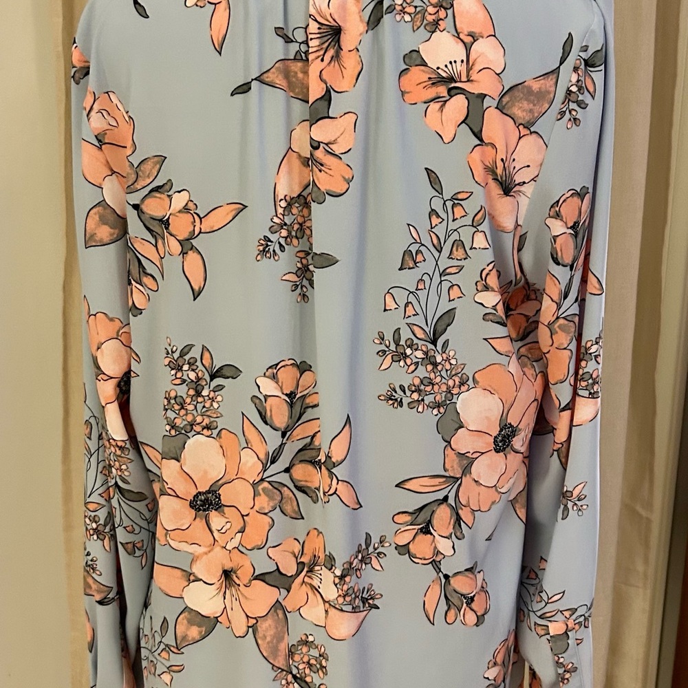 Blouse - Picture 2 of 4